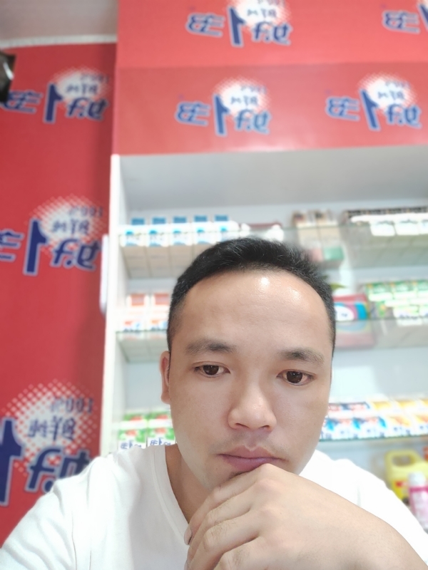 小老弟的第二张照片--黔南蓝颜知己交友网